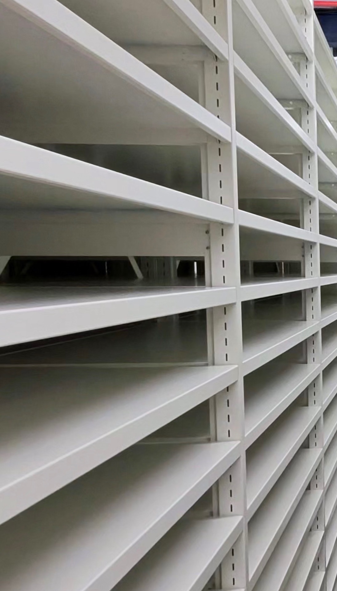 Open post static shelving run in white